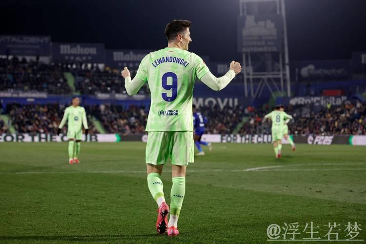 4-4平局揭露巴萨最糟糕球员:2次破门良机失手,替补命运难逃 4-4平局揭露巴萨最糟糕球员:2次破门良机失手,替补命运难逃